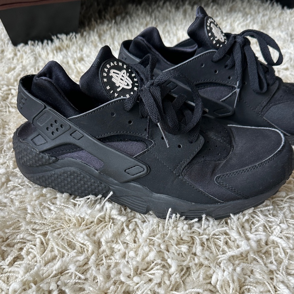 Nike Black Athletic Shoes